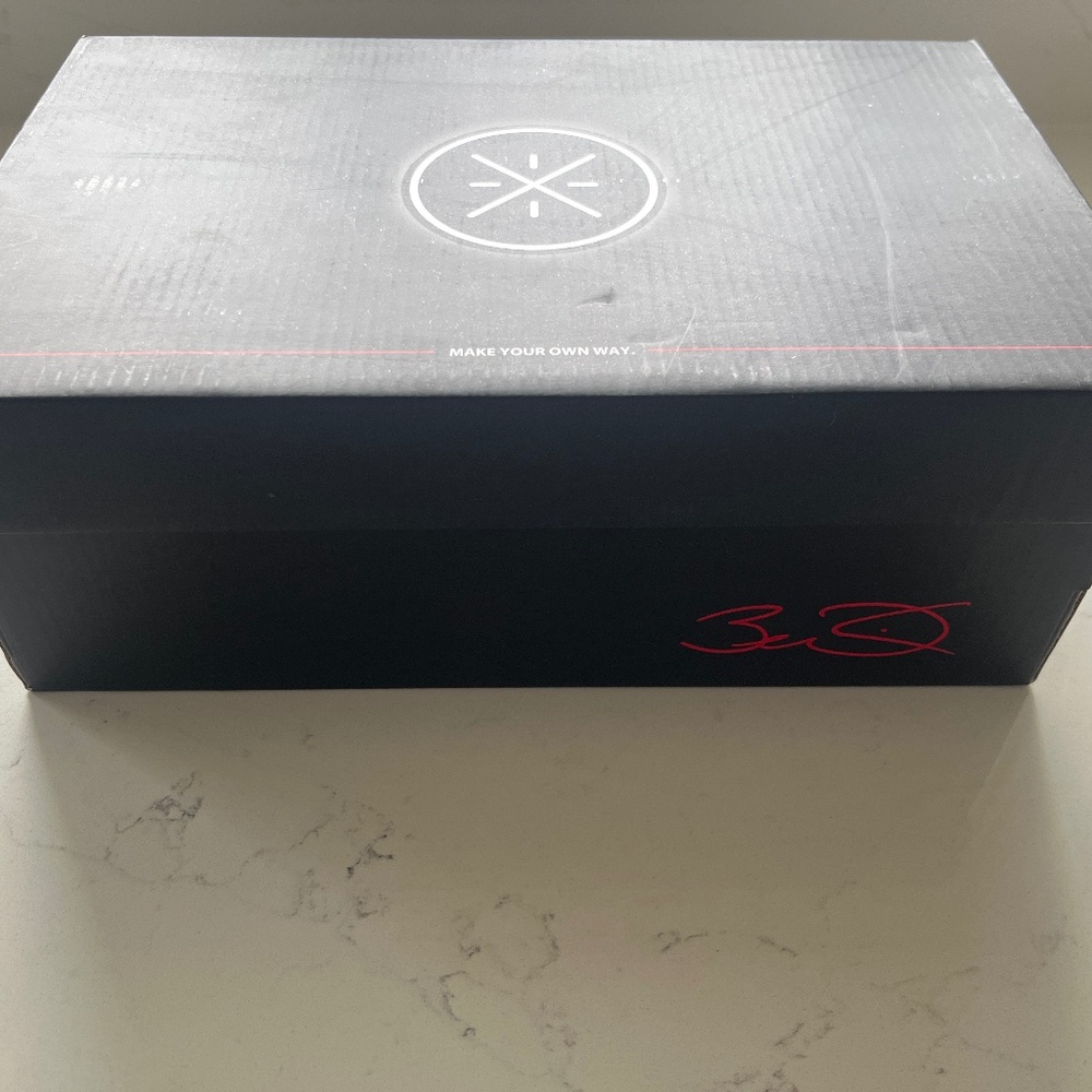 Way of wade shoes mix match size 10 mens (brand new)